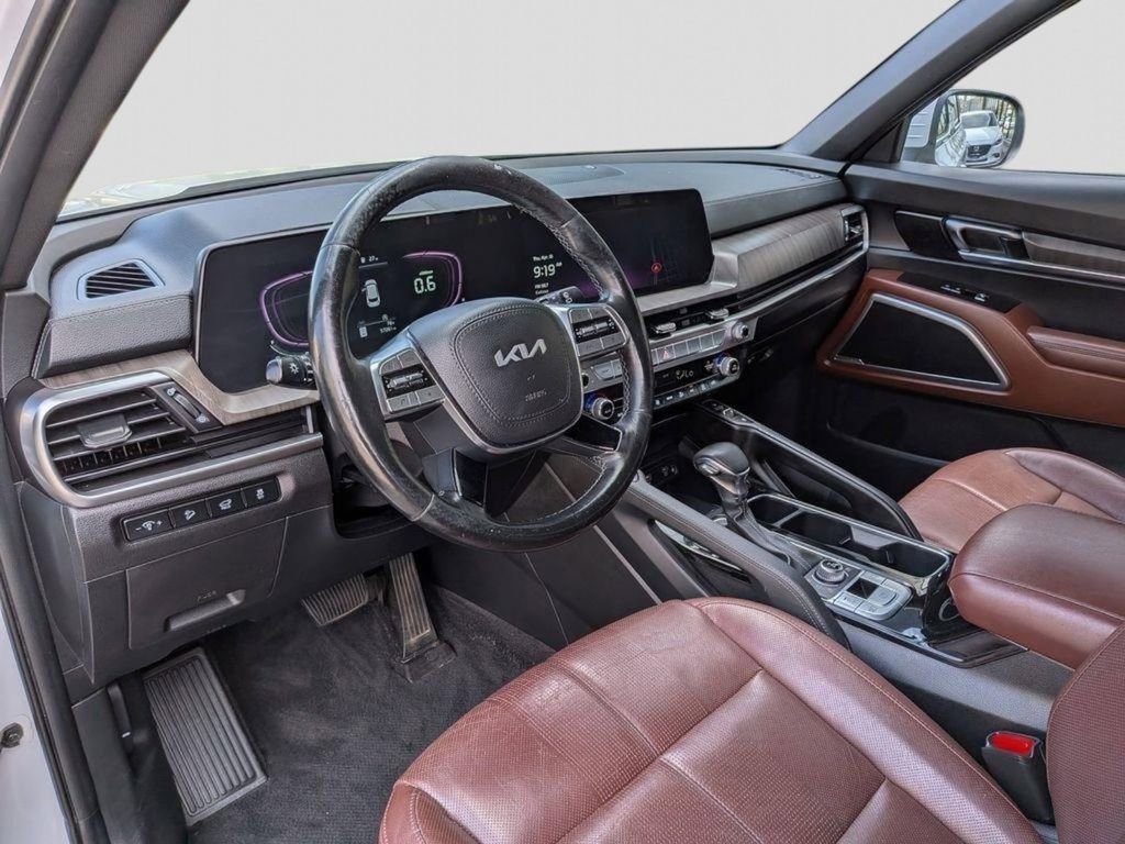 Certified 2023 Kia Telluride EX w/ EX Captain's Chair Package image 15