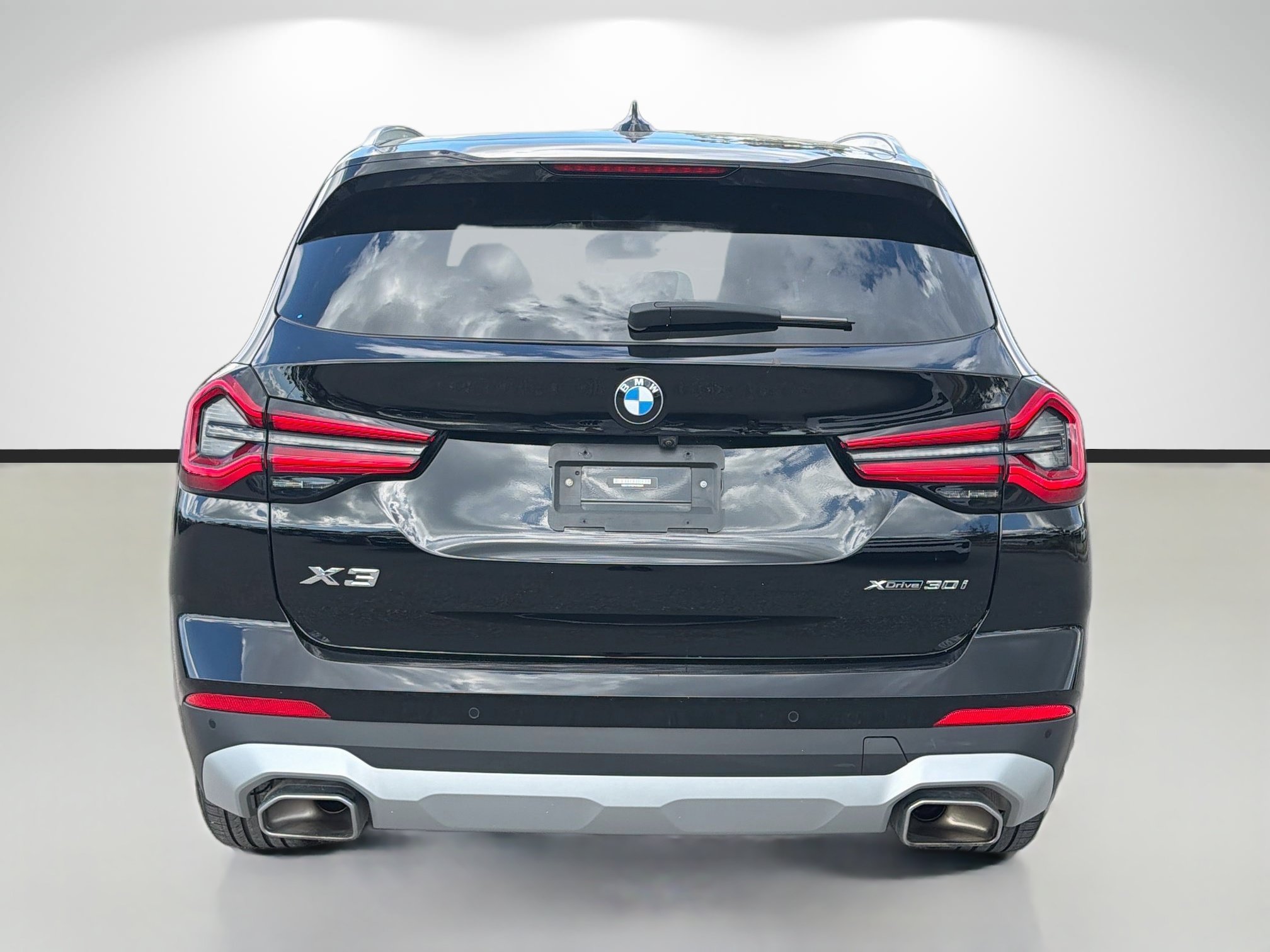 Used 2023 BMW X3 xDrive30i w/ Premium Package w/ZPA AWD/4WD image 4