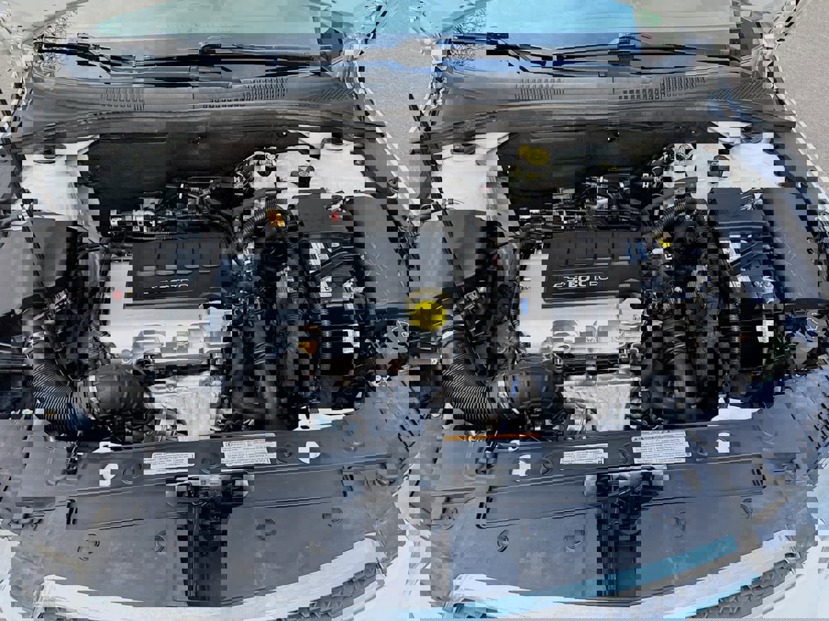 Used 2013 Chevrolet Cruze LT image 26