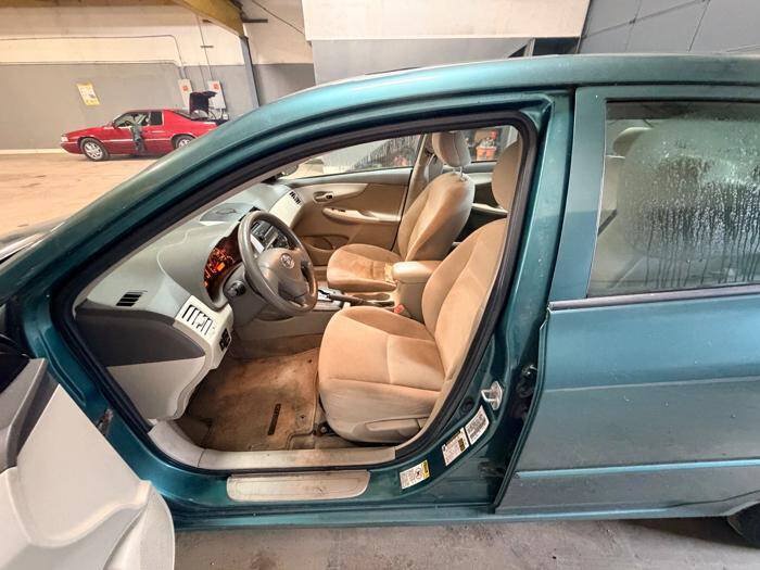 Used 2009 Toyota Corolla LE w/ All Weather Guard Pkg FWD image 21