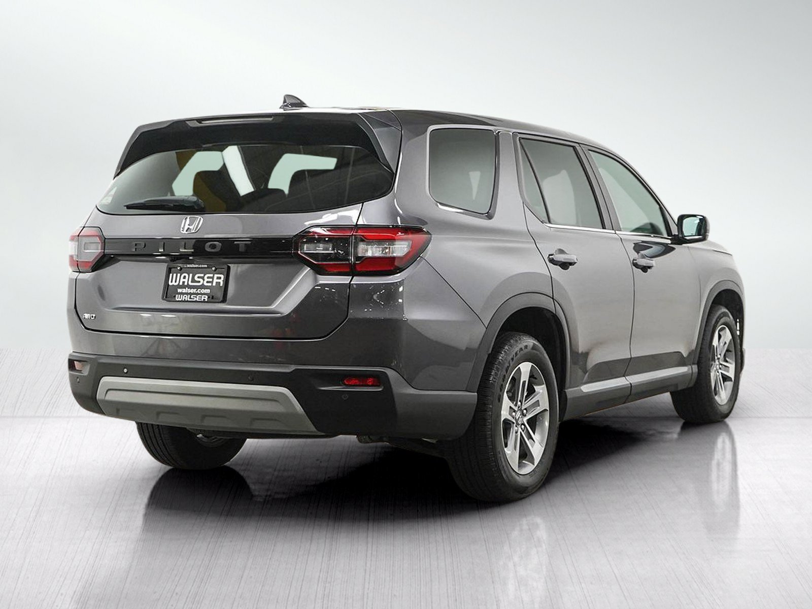 Used 2025 Honda Pilot EX-L image 5