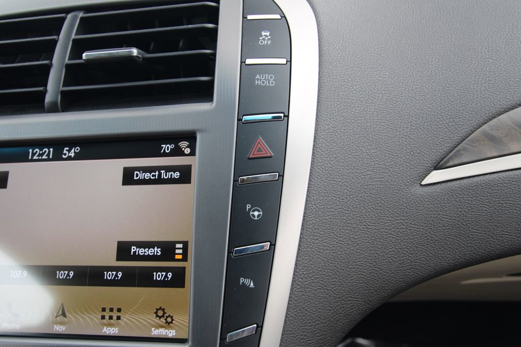 Used 2017 Lincoln MKZ Select w/ Technology Package image 30