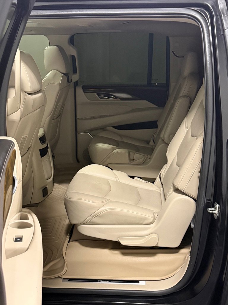 Used 2019 Cadillac Escalade ESV Luxury image 9