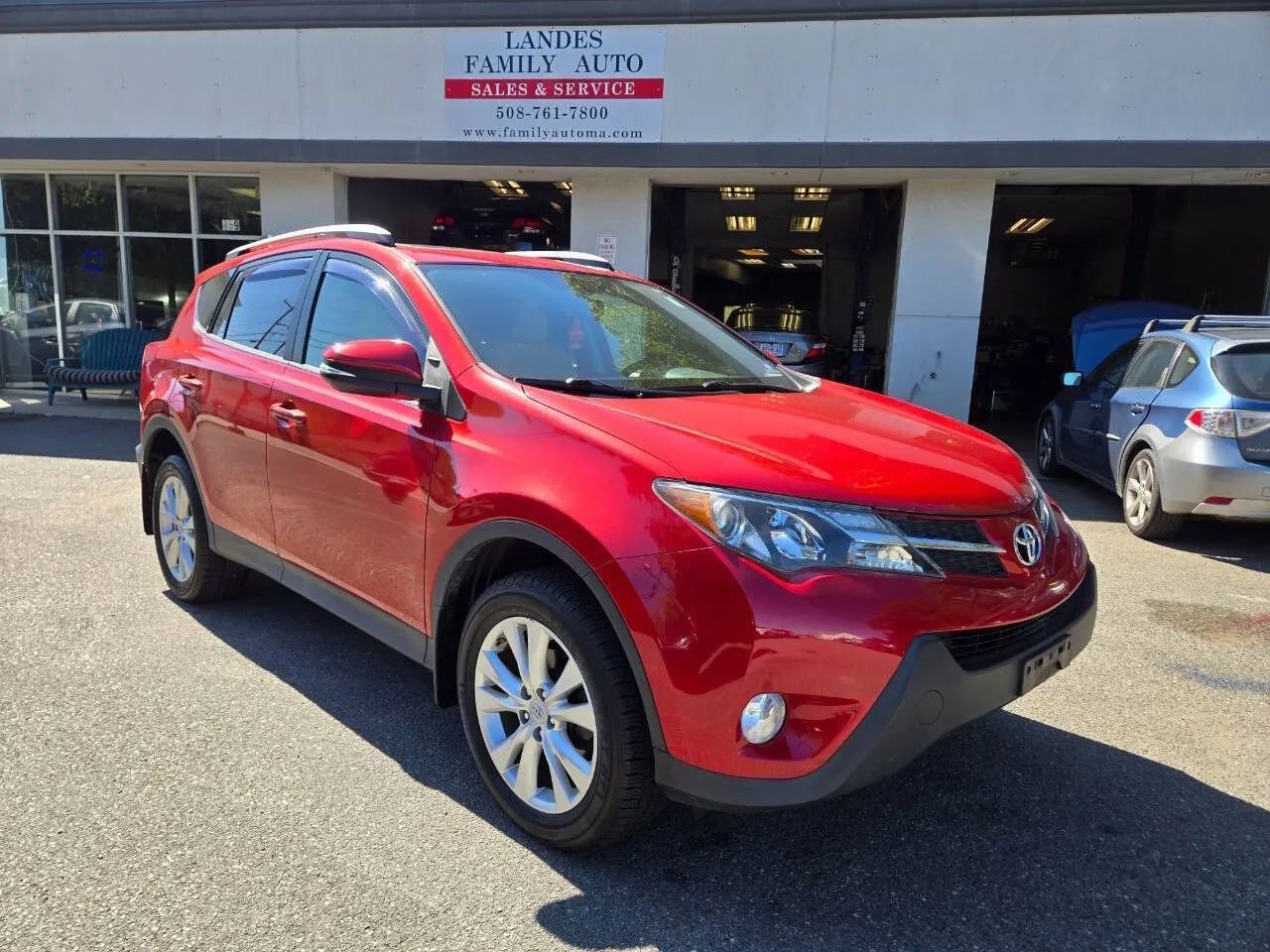 Used 2015 Toyota RAV4 Limited image 1
