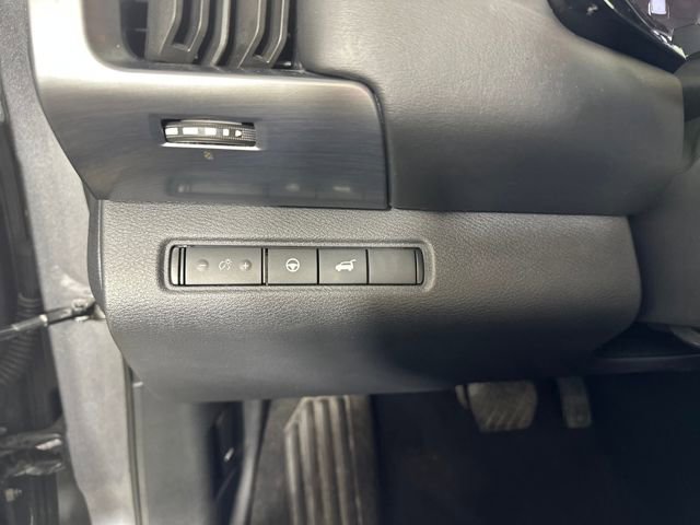 Used 2023 Nissan Pathfinder SL image 19