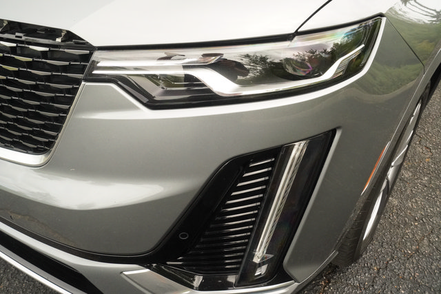 Used 2024 Cadillac XT6 Premium Luxury w/ Technology Package FWD image 35