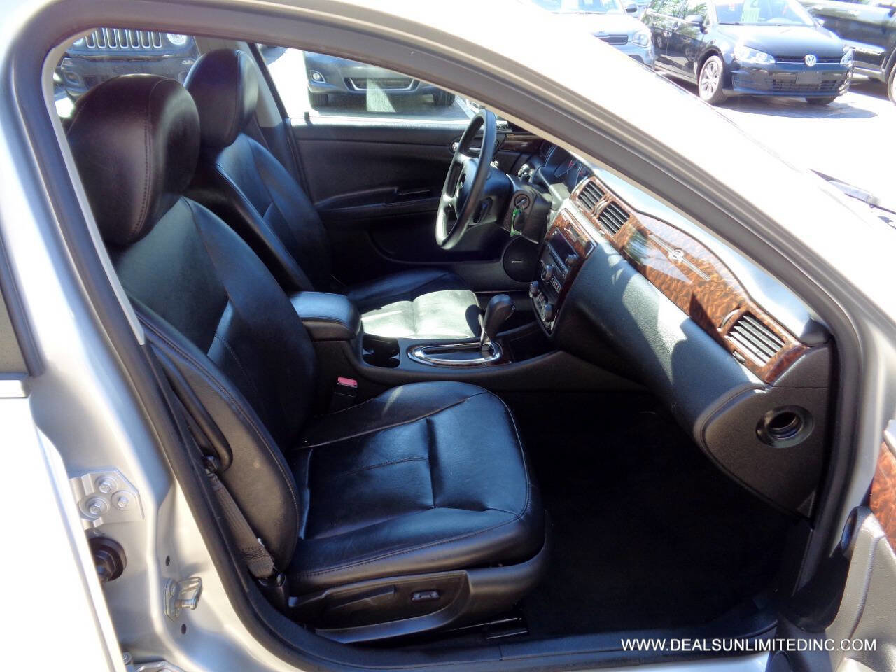 Used 2015 Chevrolet Impala LTZ FWD image 19