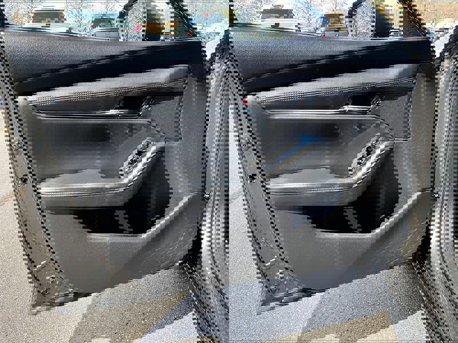 Used 2019 MAZDA MAZDA3 Sedan w/ Select Package image 9