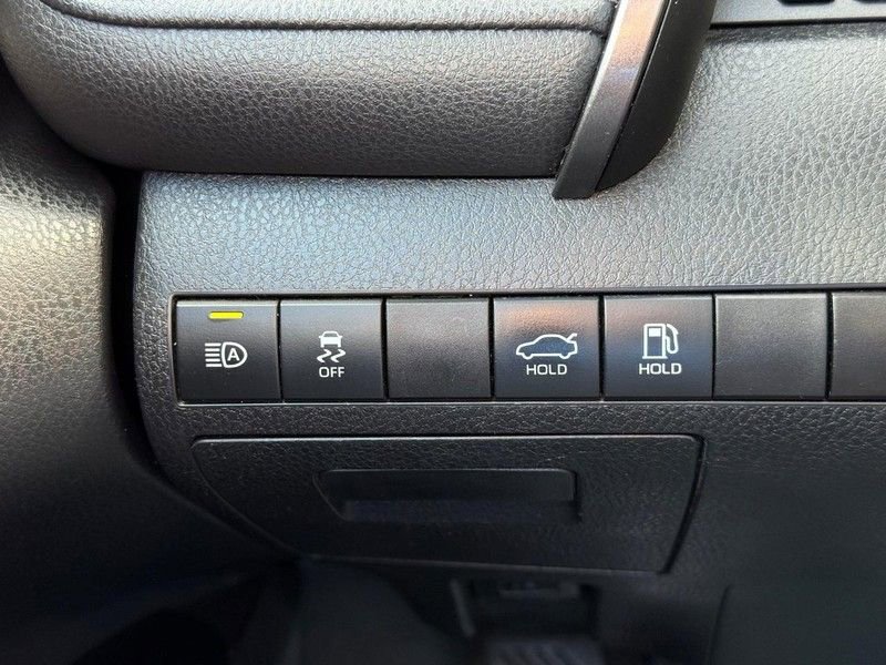 Used 2020 Toyota Camry SE image 29