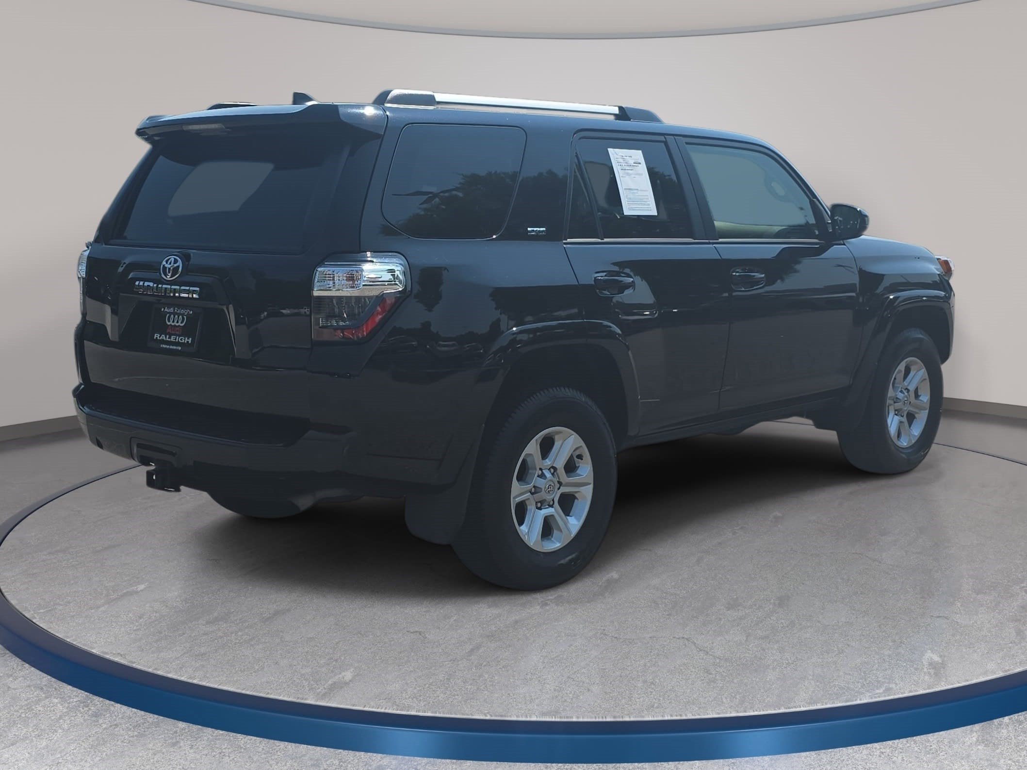 Used 2024 Toyota 4Runner SR5 AWD/4WD image 5