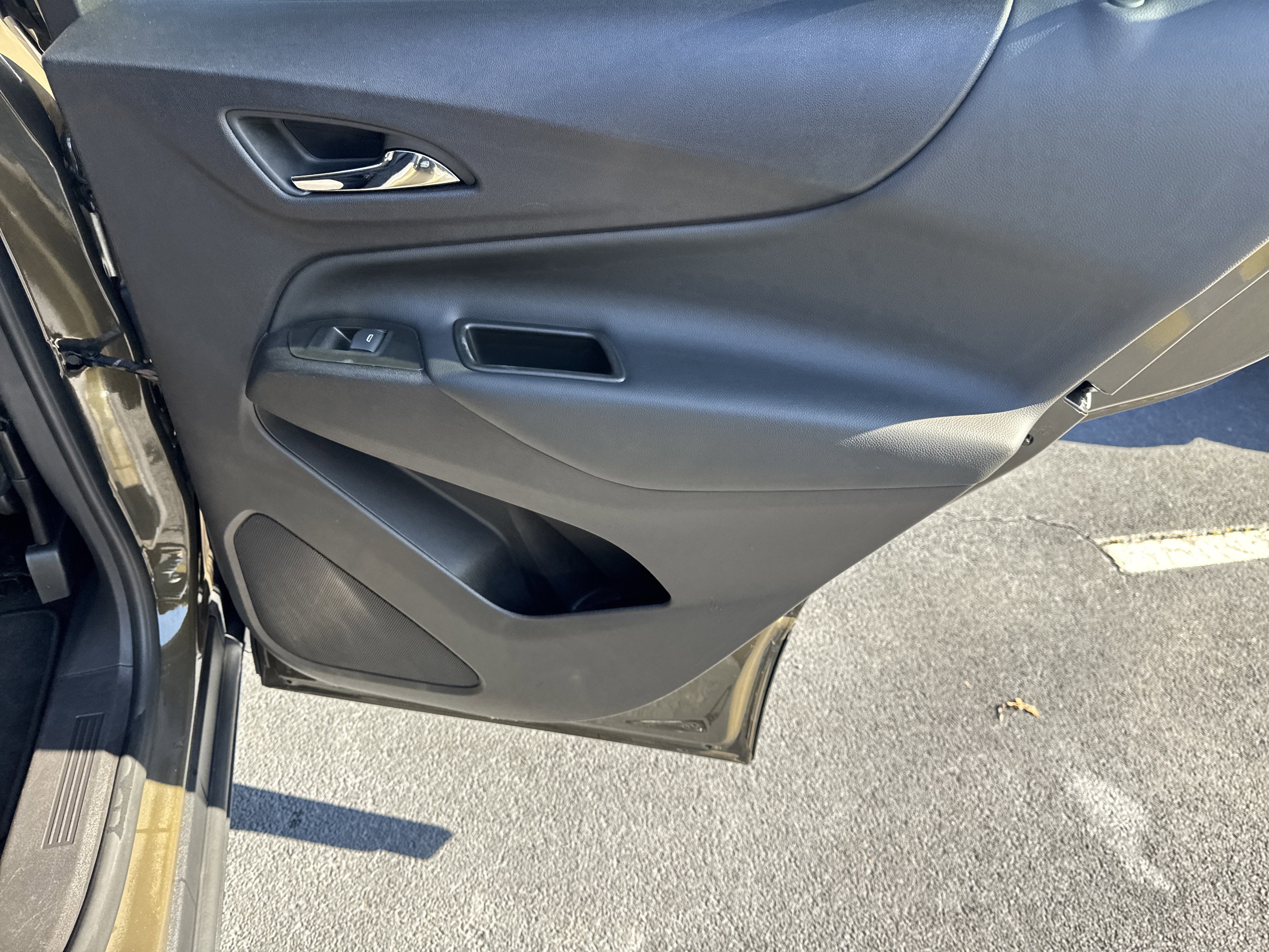 Used 2024 Chevrolet Equinox LT image 31