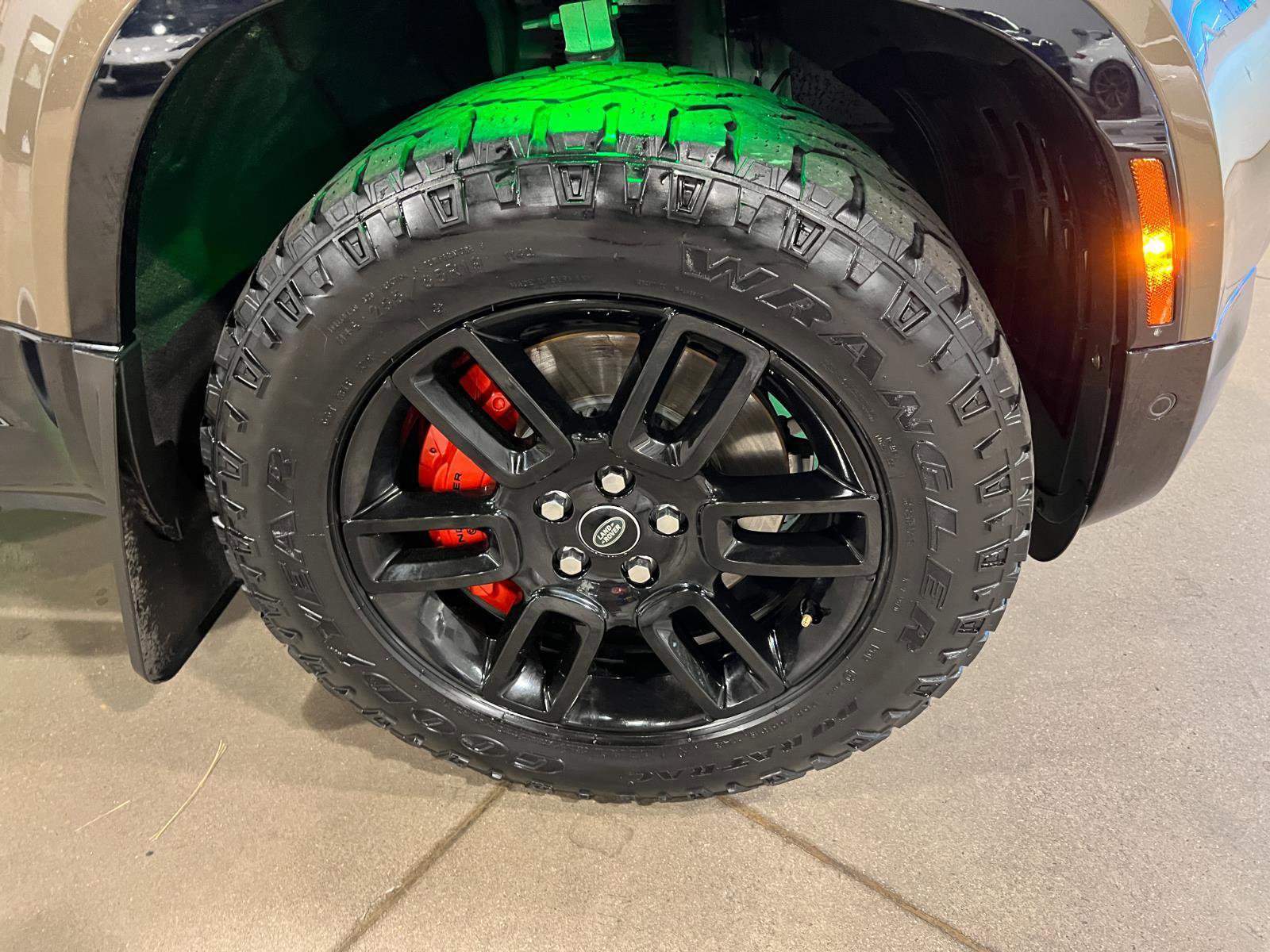 Used 2023 Land Rover Defender 90 X image 37