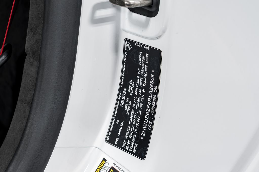Used 2024 Lamborghini Huracan Tecnica RWD image 11
