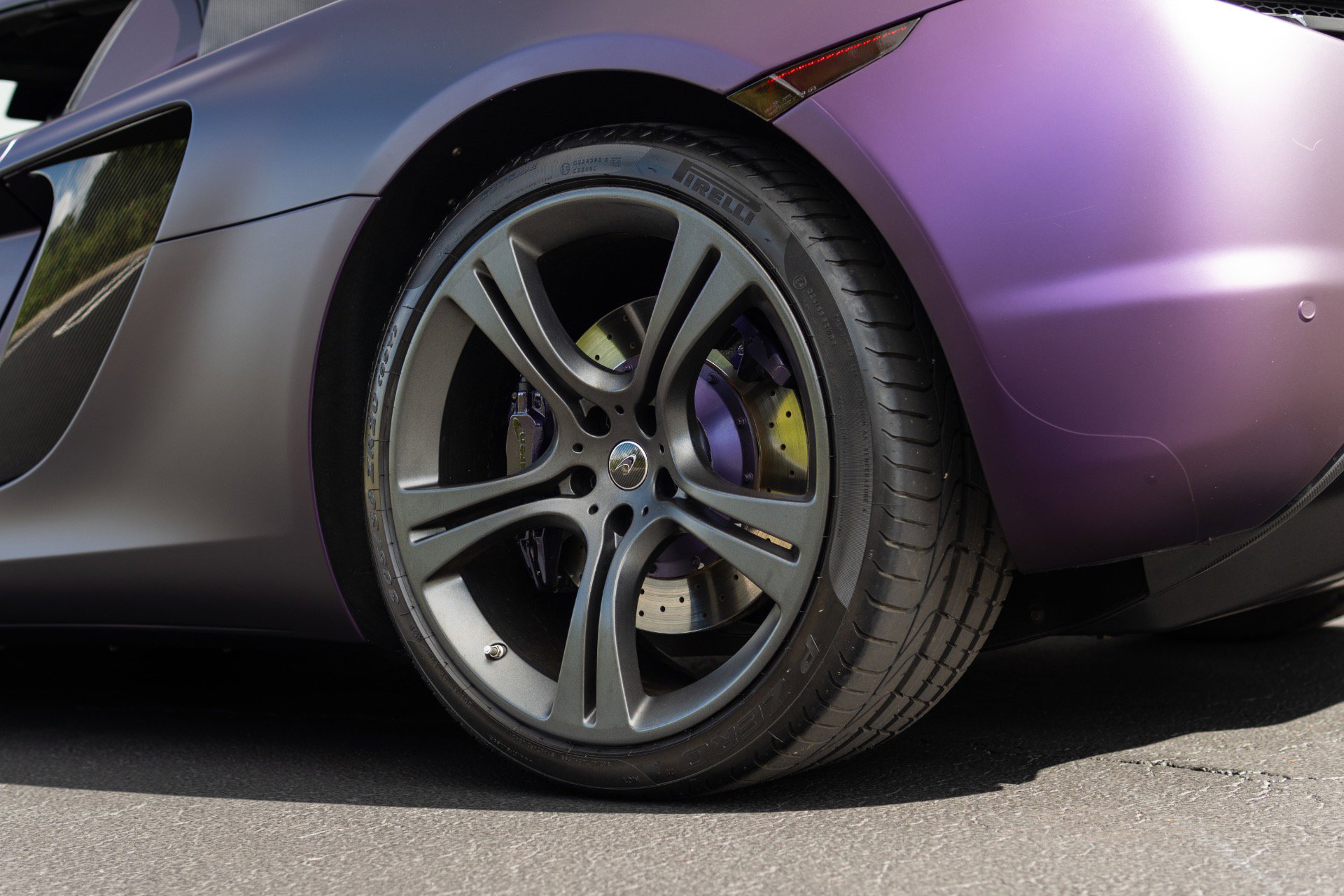 Used 2013 McLaren MP4-12C image 28