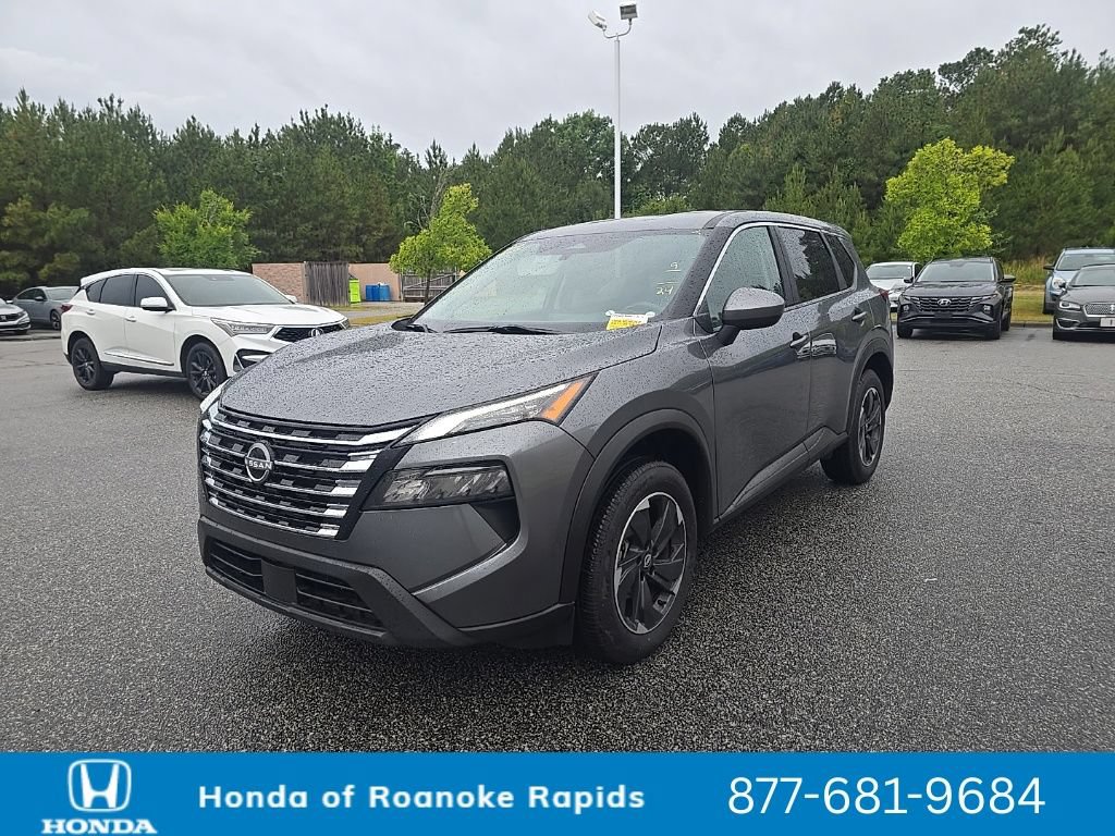Used 2024 Nissan Rogue SV FWD image 1