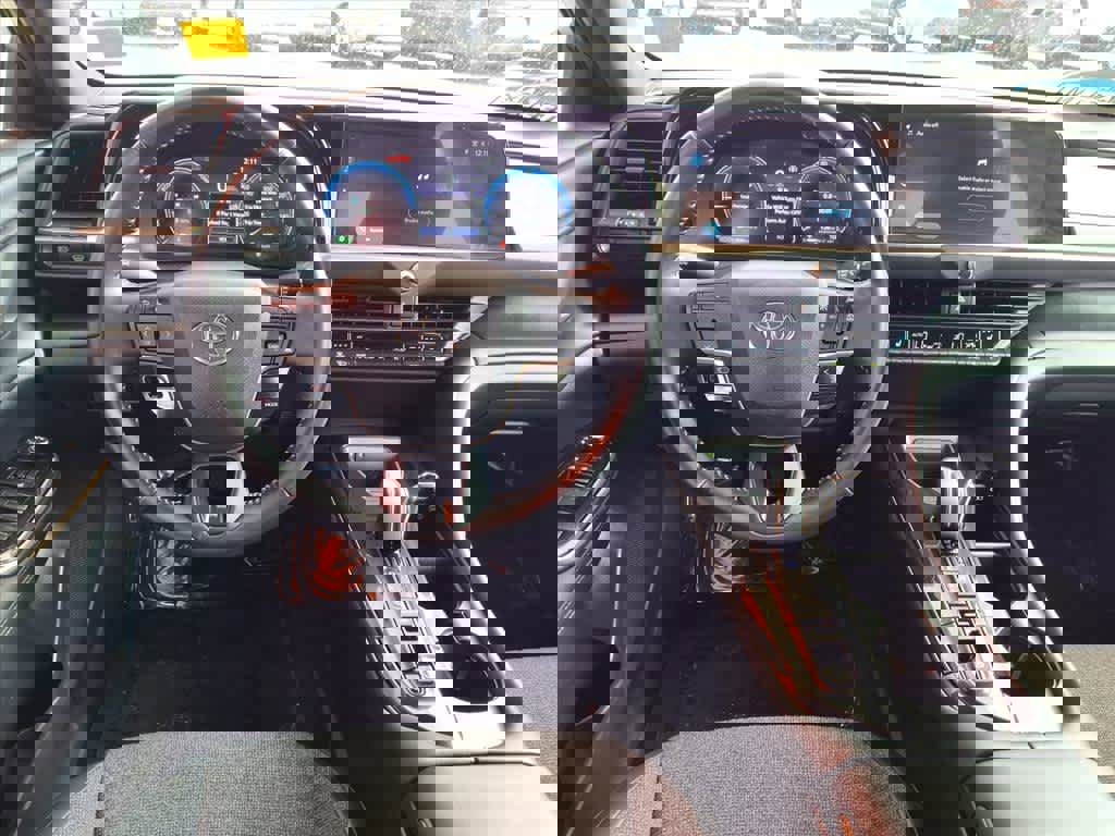 Used 2024 Toyota Crown XLE image 8