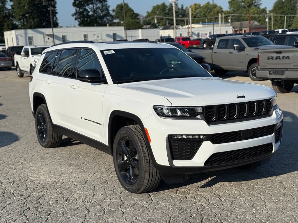 New 2027 Jeep Grand Cherokee L Limited w/ Limited Altitude Package AWD/4WD image 4