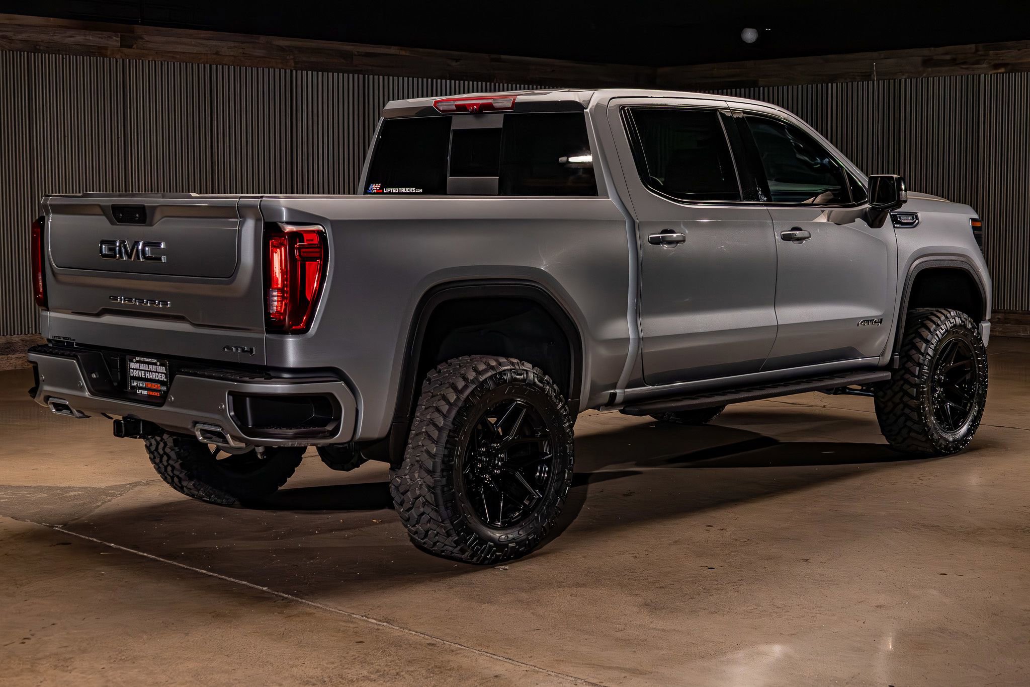 Used 2025 GMC Sierra 1500 AT4 w/ Technology Package AWD/4WD image 10