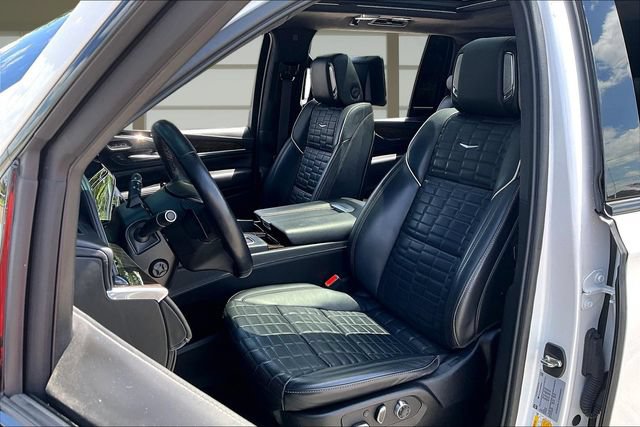 Used 2023 Cadillac Escalade ESV Sport Platinum w/ LPO, ONYX Package AWD/4WD image 24