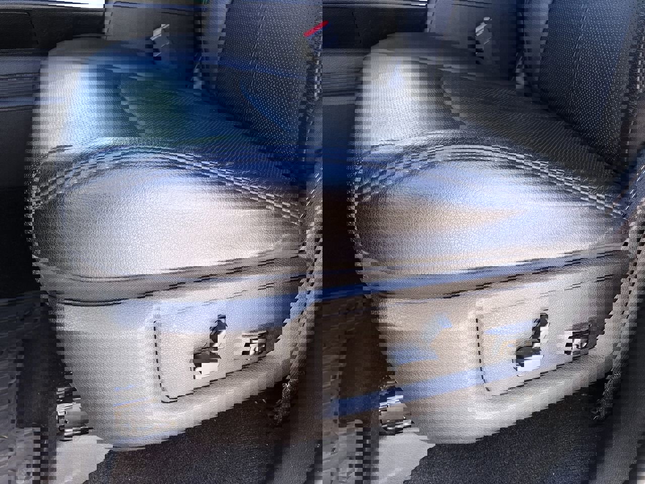 Used 2018 RAM 1500 Sport w/ Hydro Blue Sport Package image 22