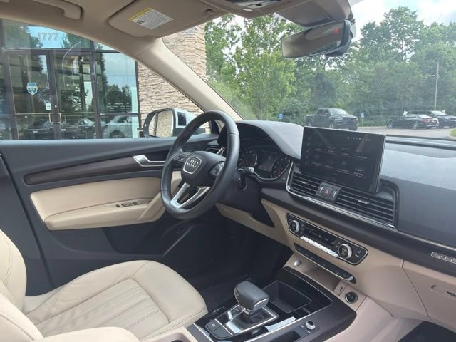 Used 2023 Audi Q5 2.0T Premium w/ Convenience Package AWD/4WD image 31