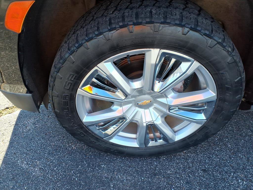 Used 2021 Chevrolet Suburban High Country w/ Premium Package image 39