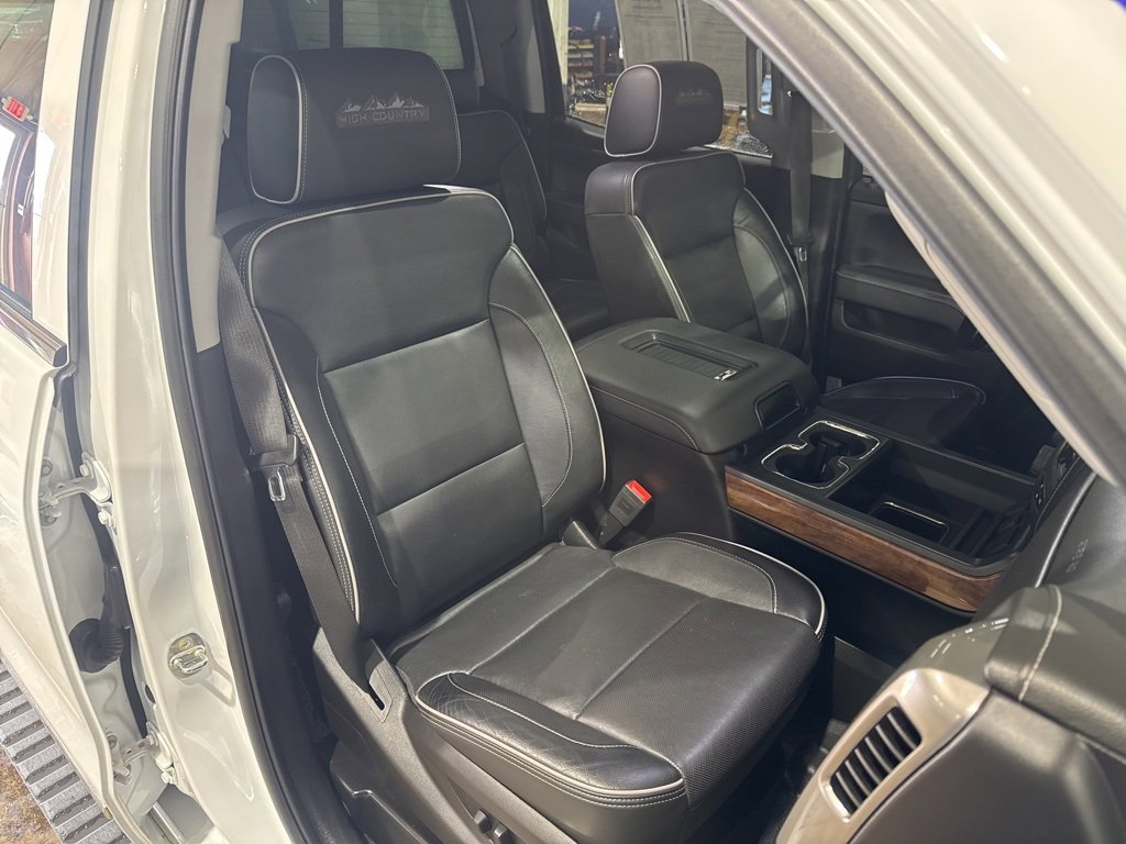 Used 2018 Chevrolet Silverado 2500 High Country w/ Duramax Plus Package image 33