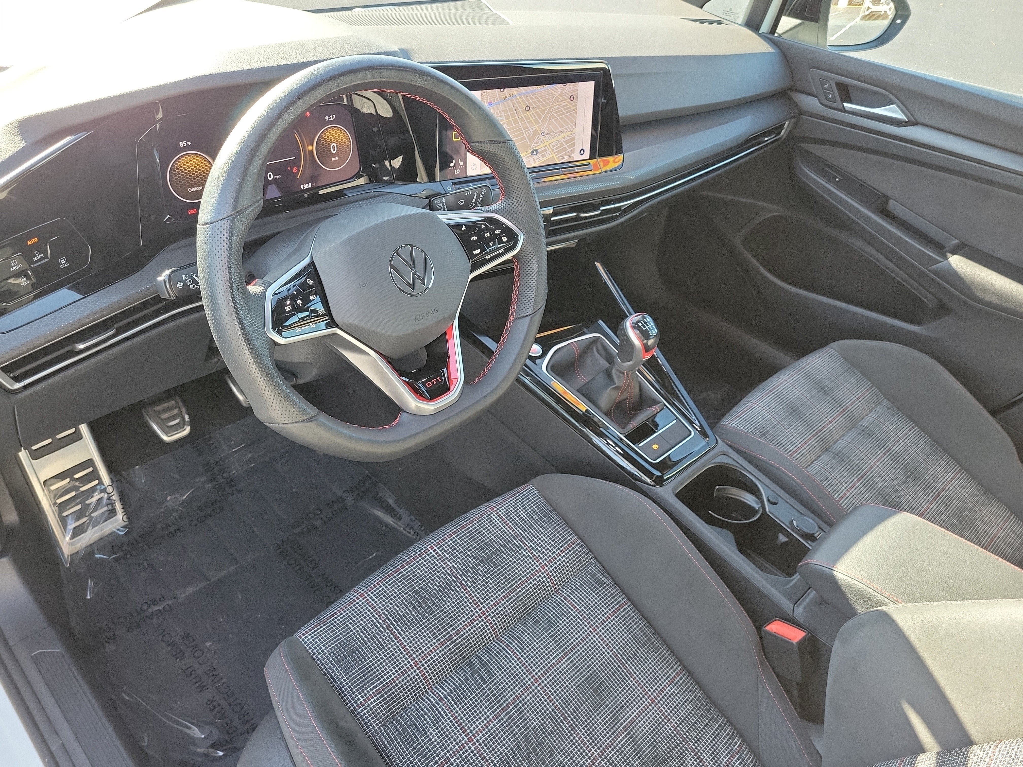 Used 2024 Volkswagen GTI SE FWD image 21