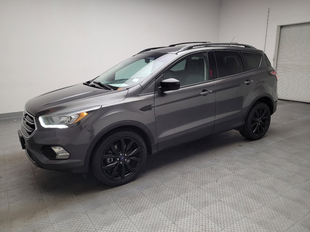 Used 2017 Ford Escape SE w/ Equipment Group 201A FWD image 2