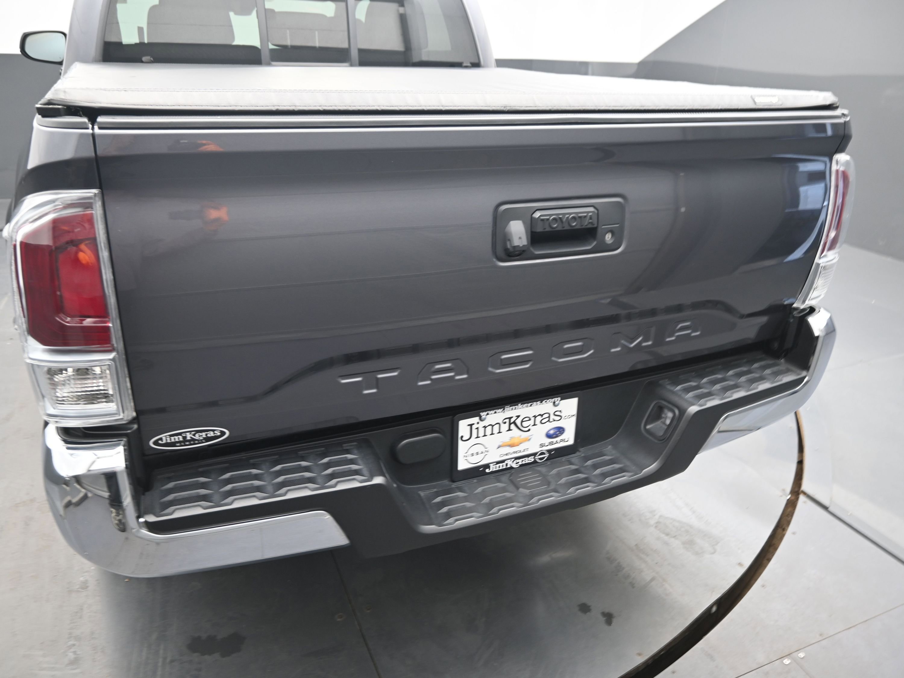 Used 2022 Toyota Tacoma SR5 w/ SR5 Appearance Package (SM) image 12