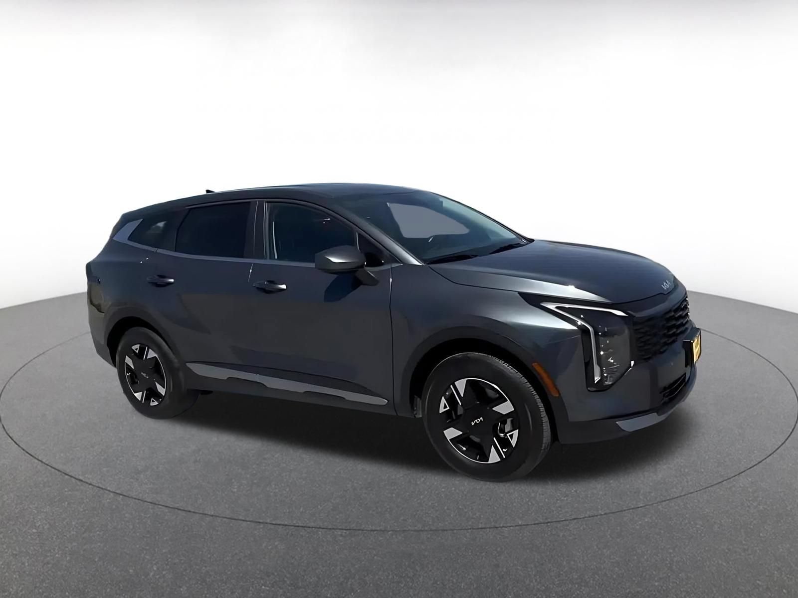 Used 2026 Kia Sportage LX AWD/4WD image 2