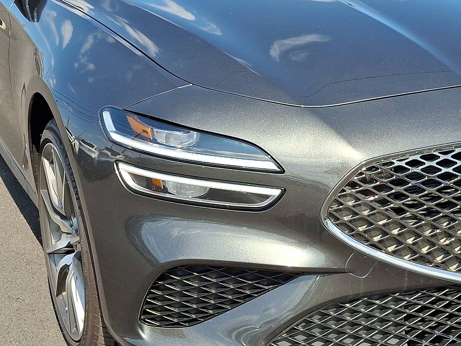 Used 2025 Genesis G70 2.5T image 9