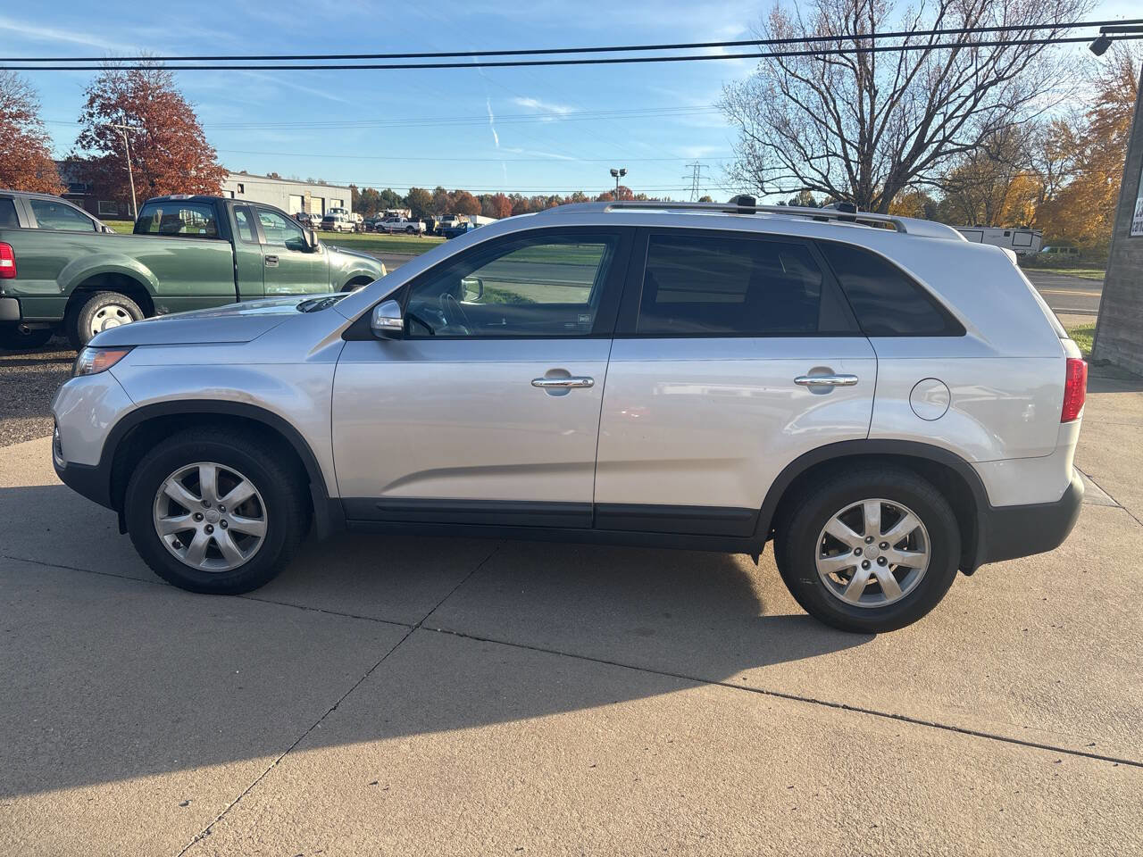 Used 2013 Kia Sorento LX w/ Convenience Pkg image 2