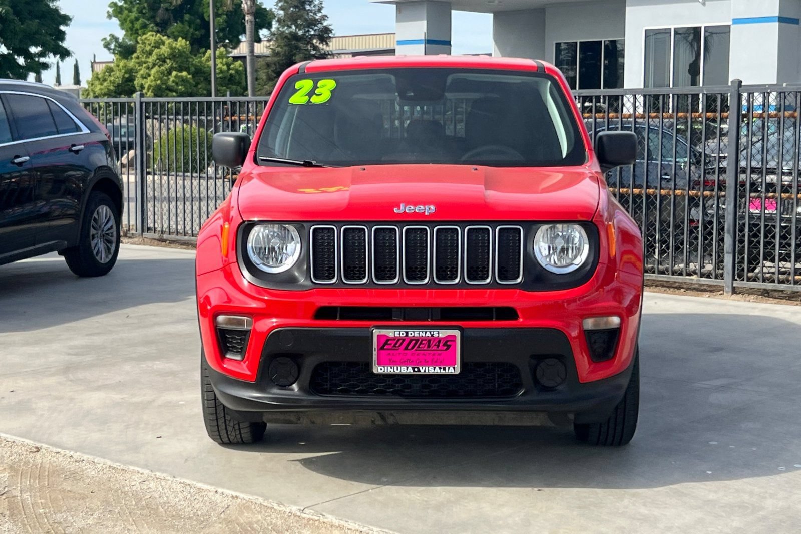 Used 2023 Jeep Renegade Latitude AWD/4WD image 10