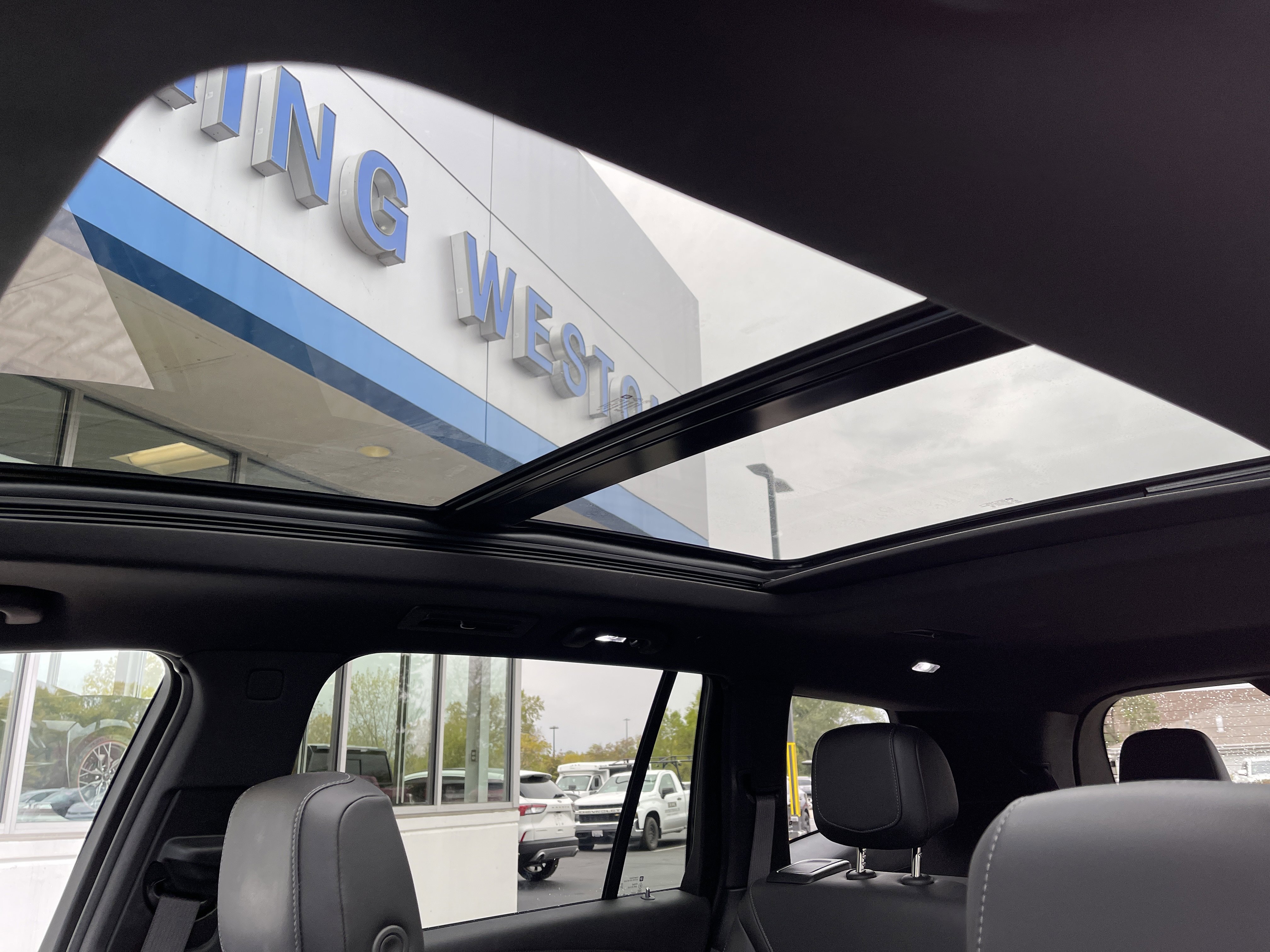 Used 2025 Cadillac XT6 Premium Luxury image 30