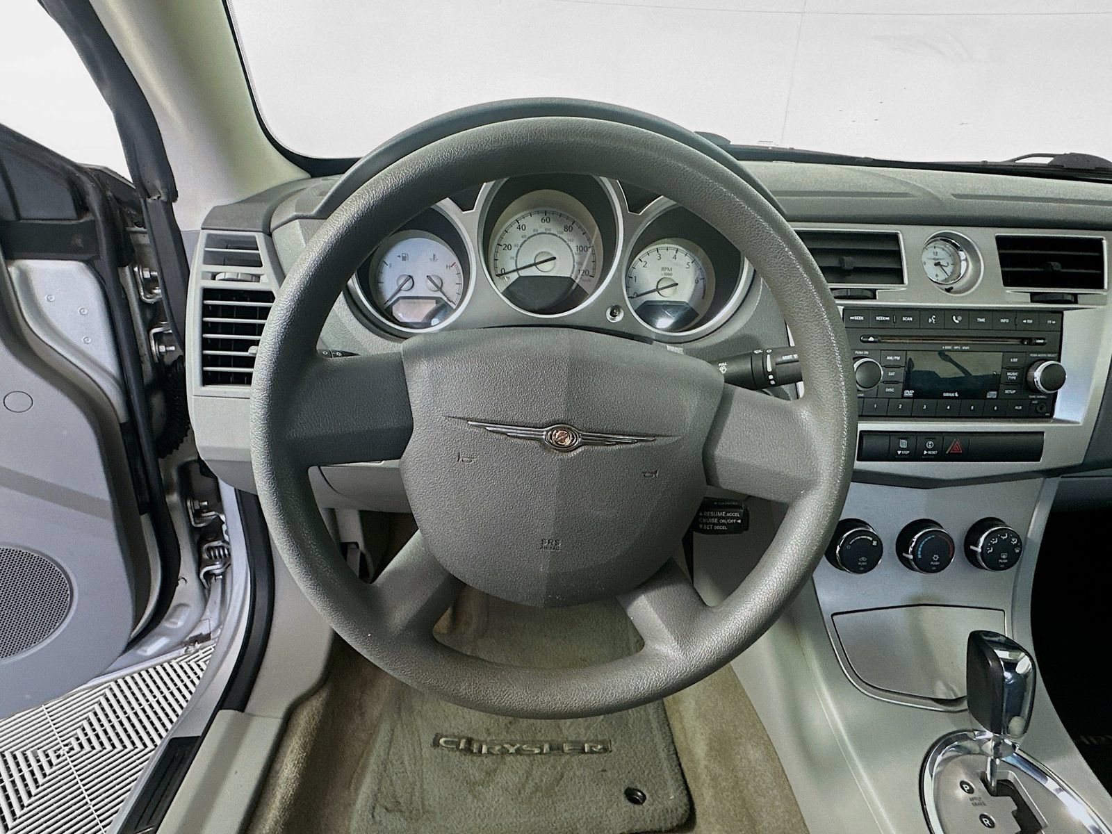 Used 2008 Chrysler Sebring Touring FWD image 11