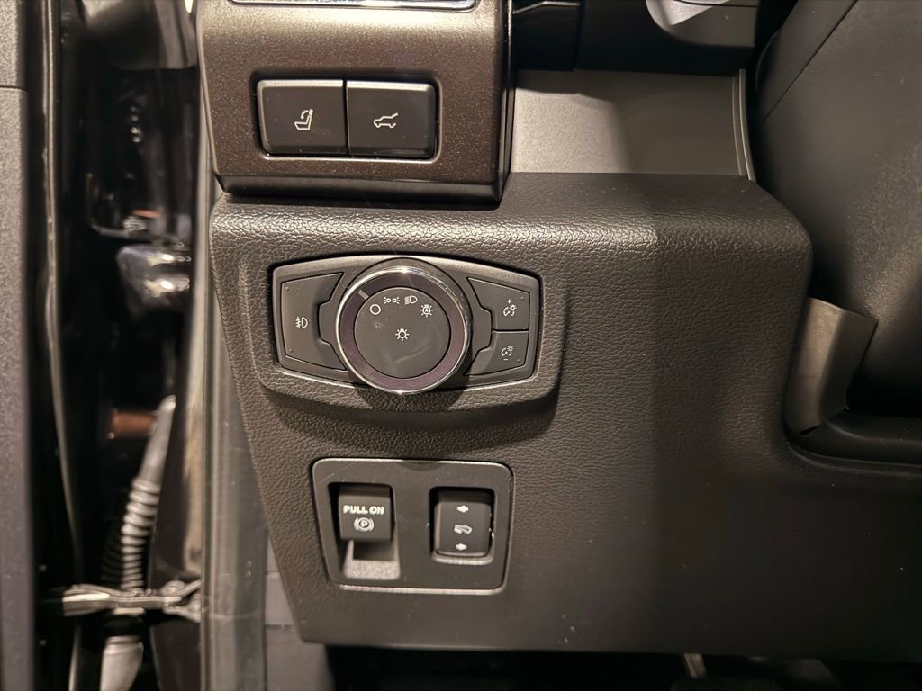 Used 2021 Ford Expedition Limited w/ Cargo Package image 17