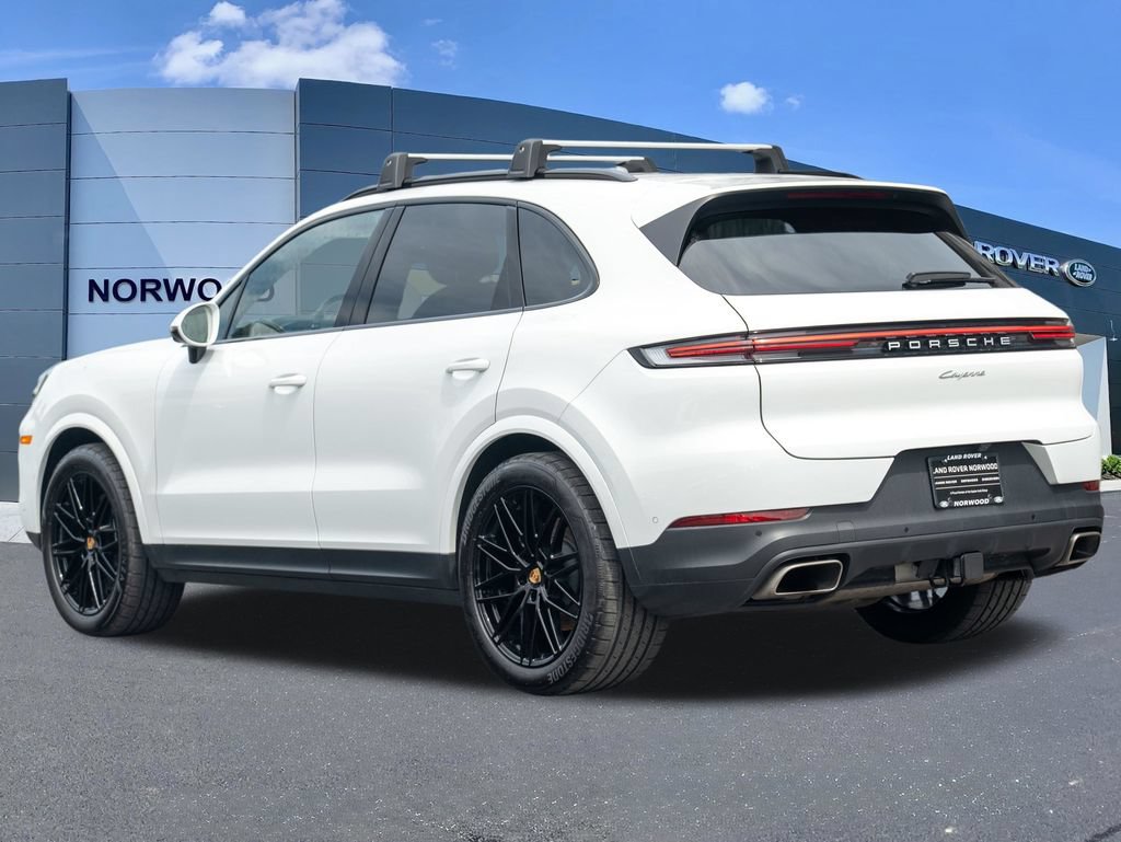 Used 2024 Porsche Cayenne AWD/4WD image 6
