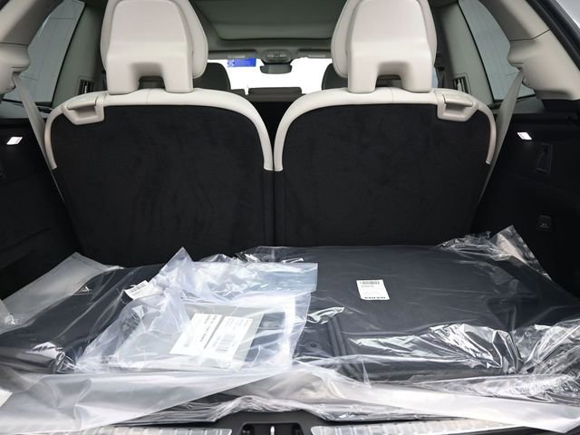 New 2026 Volvo XC90 B6 Ultra w/ Protection Package image 32