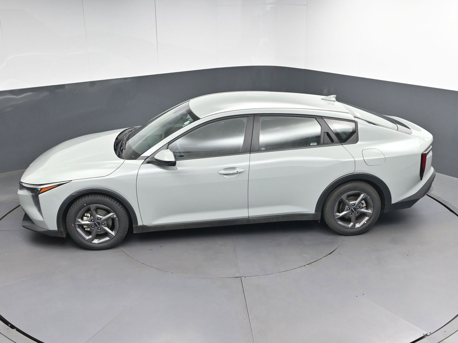 Used 2025 Kia K4 LXS FWD image 32