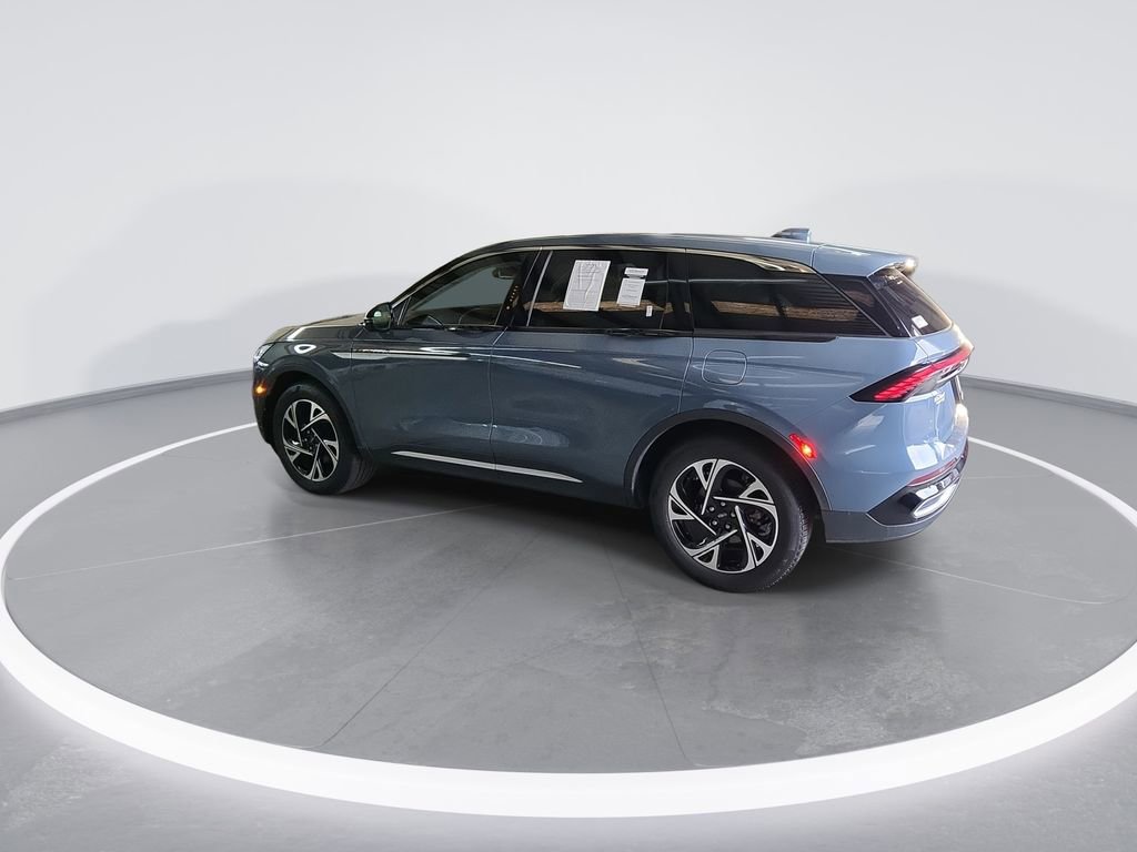 Used 2025 Lincoln Nautilus Premier image 6