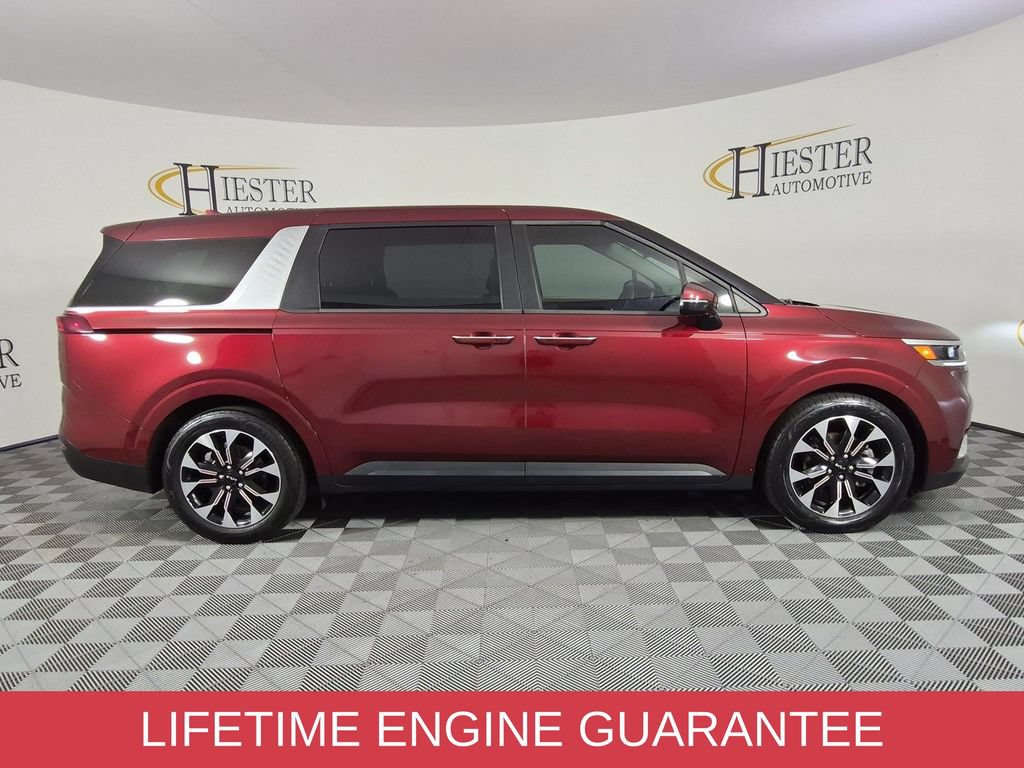 Used 2024 Kia Carnival EX FWD image 3