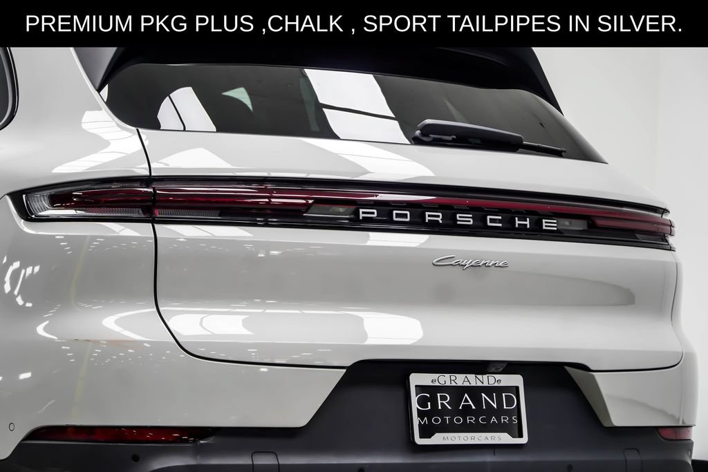 Used 2024 Porsche Cayenne w/ Premium Package Plus (PFM) AWD/4WD image 16