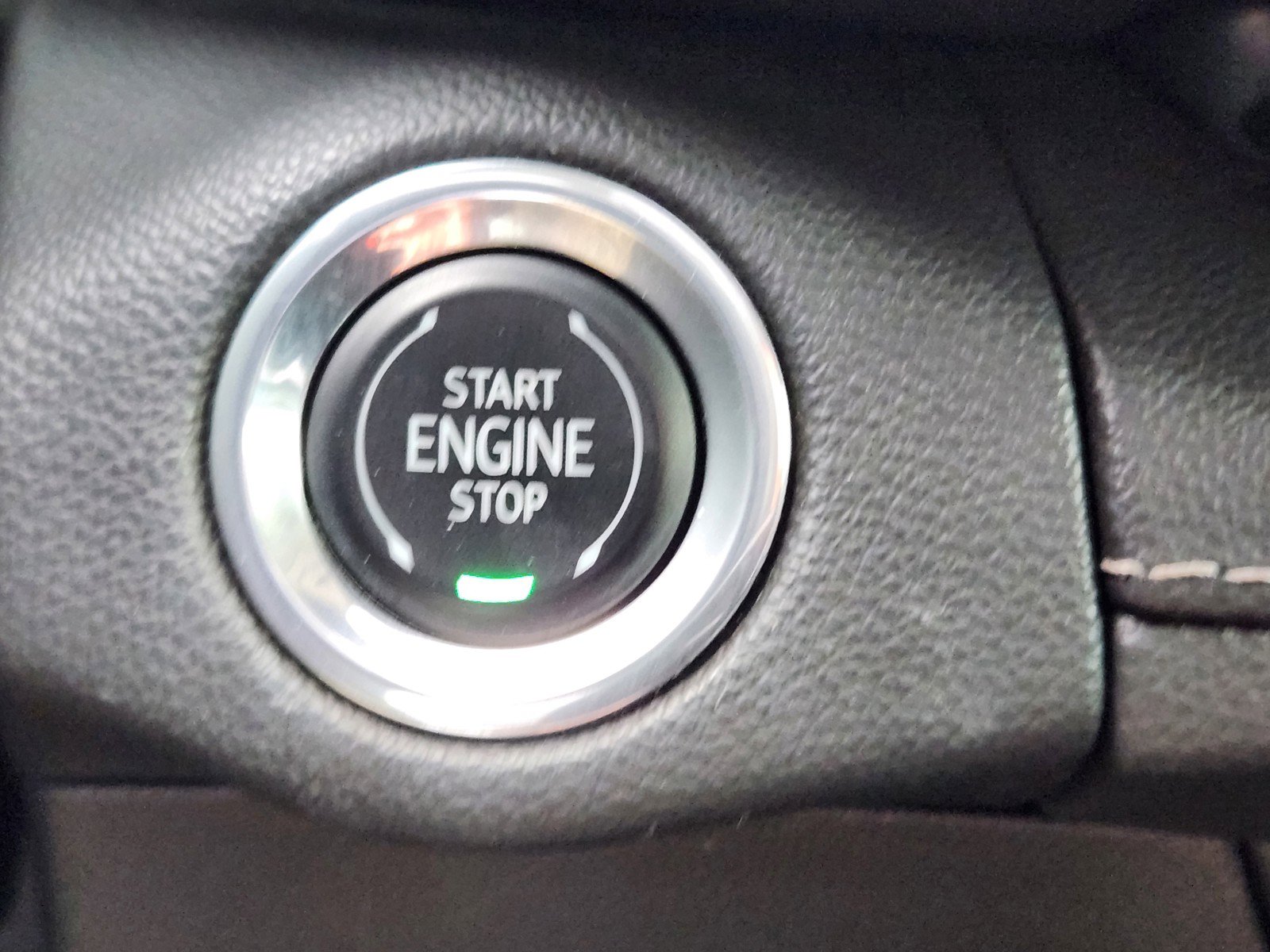Used 2022 Buick Envision Essence w/ Technology Package I FWD image 18