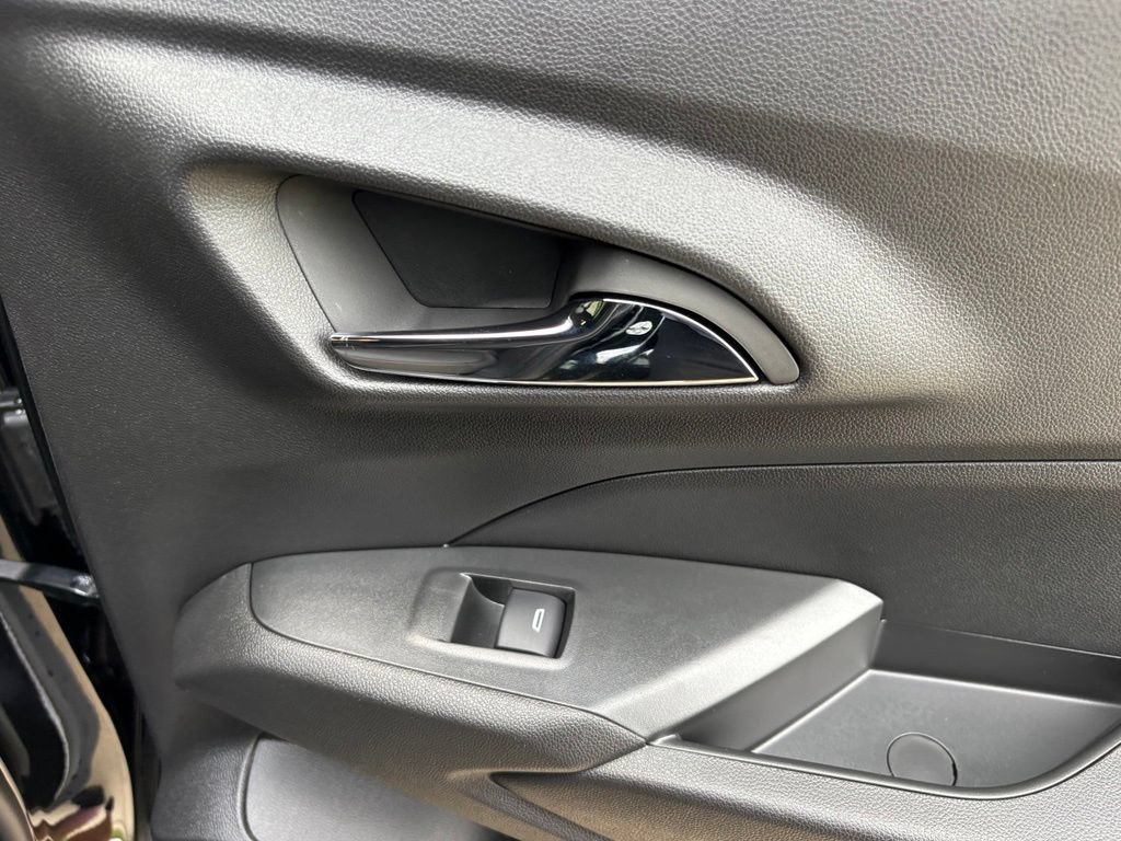 New 2026 Chevrolet Trax RS w/ Driver Confidence Package FWD image 33
