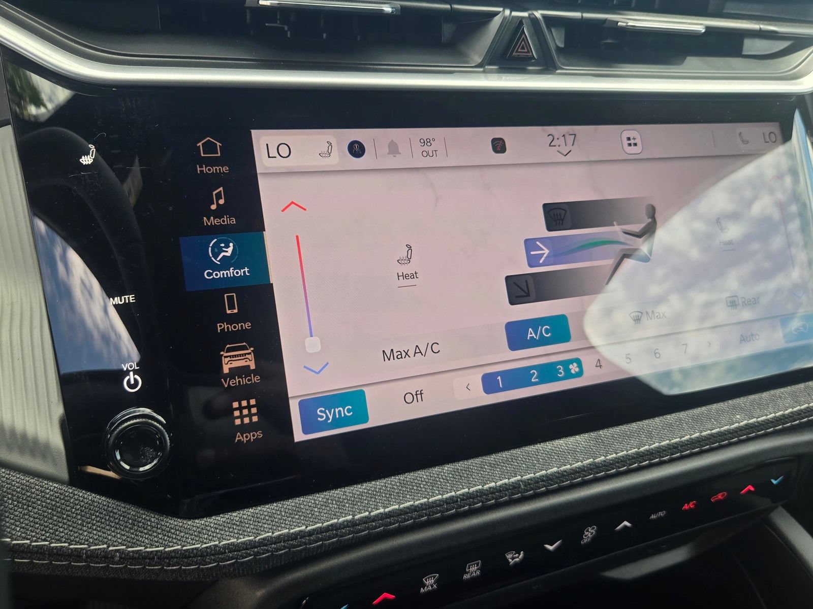 New 2026 Jeep Cherokee Laredo AWD/4WD image 18