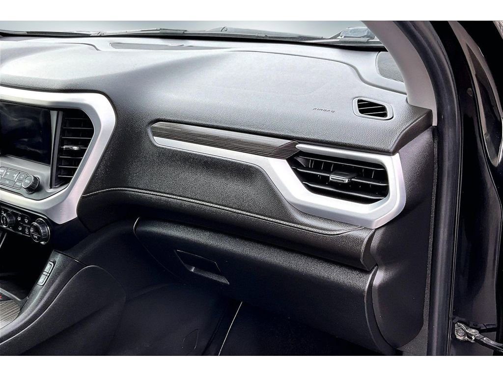 Used 2019 GMC Acadia SLT image 24