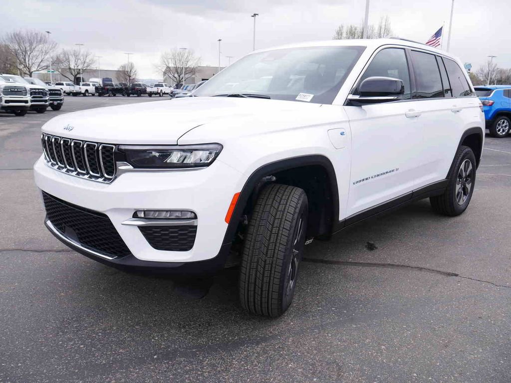New 2025 Jeep Grand Cherokee Limited 4xe image 3