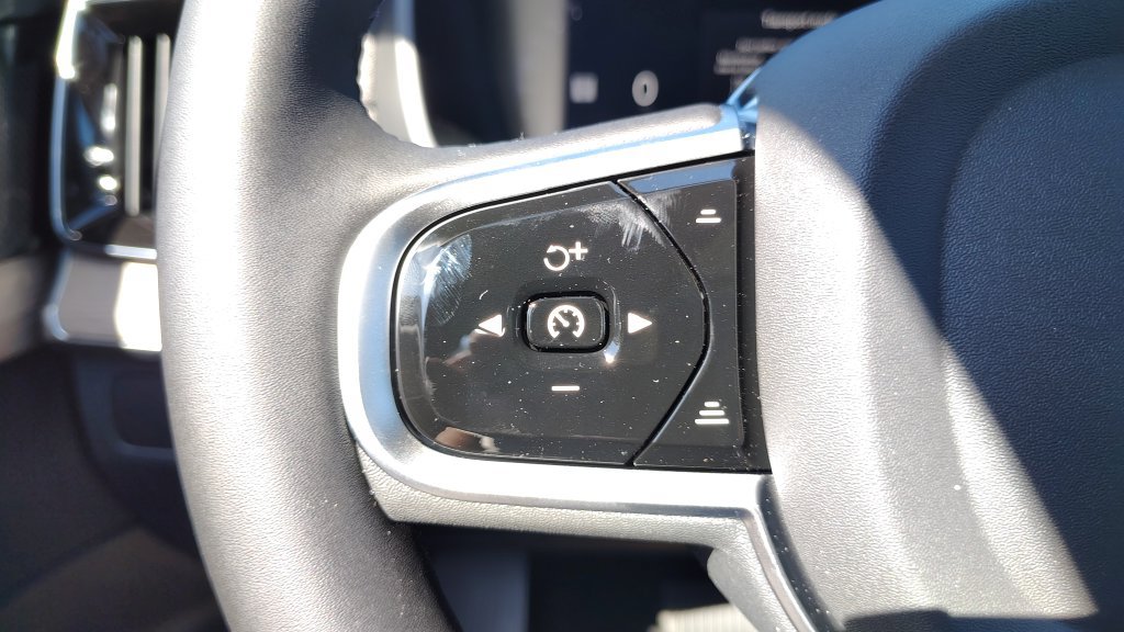 New 2026 Volvo XC90 B6 Plus w/ Protection Package Premier AWD/4WD image 15
