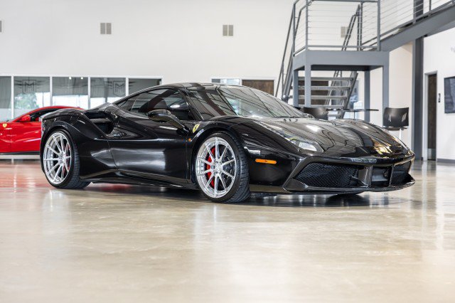 Used 2019 Ferrari 488 GTB RWD image 8